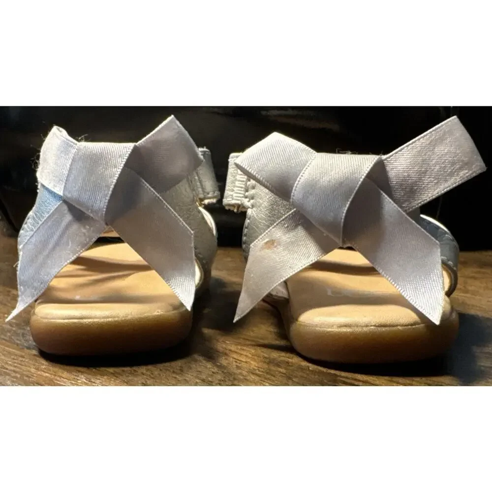 Ugg Girl Toddler Sandals size 2 / 3‎ Silver